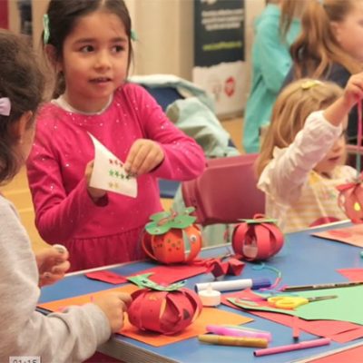 Children making Christmas lanterns