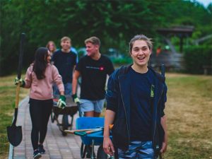 People volunteering with TCV