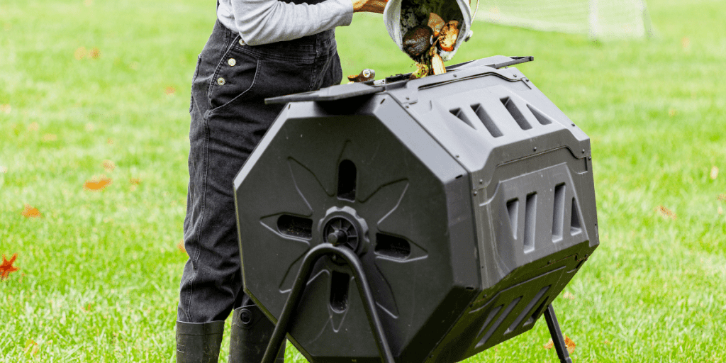 Black plastic composting tumbler