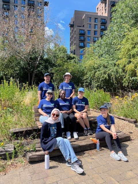 Bloomberg volunteers in London